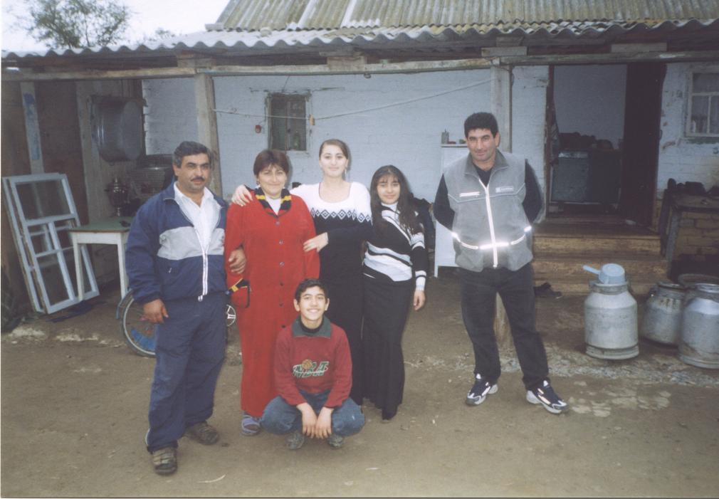 Беник Сааков и его семья
